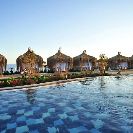 Resort Adenya & Halal 5*